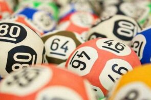 Tham Gia Xổ Số Mang Lại Lợi Ích Gì Và Rủi Ro Nào?